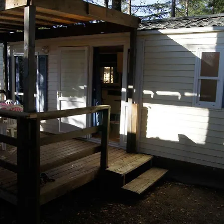 Mobil-home Avec Terrasse Pour 4 Pers. - Api-1-52-1601 *